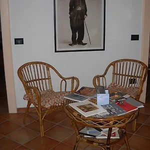 Charlie Chaplin Tamara